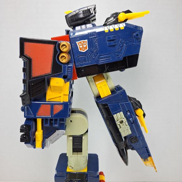 Hasbro Transformers Energon Omega Supreme 2003 Action Figure - Incomplete - Picture 2 of 16